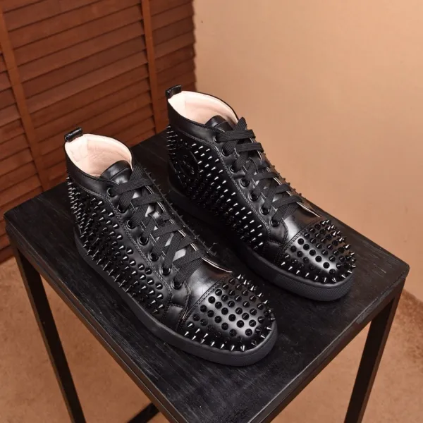 クリスチャンルブタン靴コピー 2021新品注目度NO.1 Christian Louboutin メンズ カジュアルシューズ
