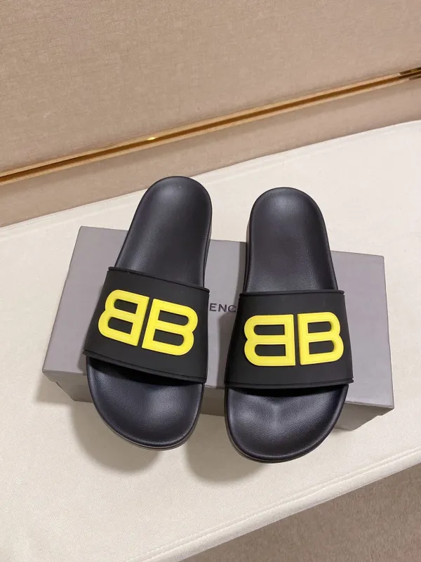 バレンシアガ 靴コピー 2021新品注目度NO.1 BALENCIAGA メンズ サンダル-スリッパ
